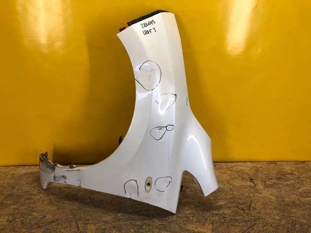 Переднє ліве крило 631013NF0A NISSAN