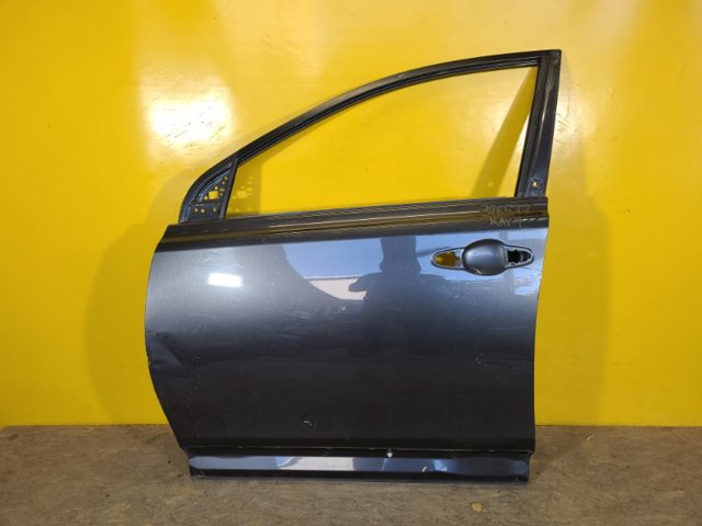 Водійські двері 6700242150 TOYOTA