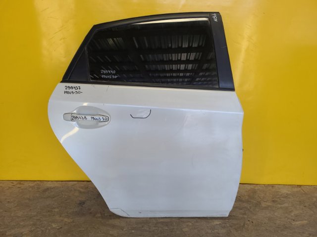 Двері задні, праві Тойота Пріус