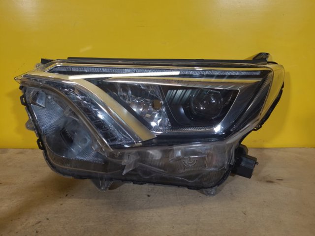 Оптика Тойота Рав 4 4