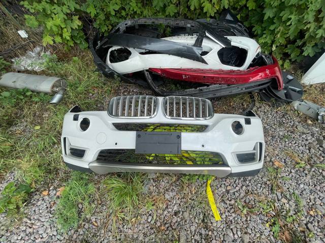 Буфер (бампер) передній 51117378555 BMW