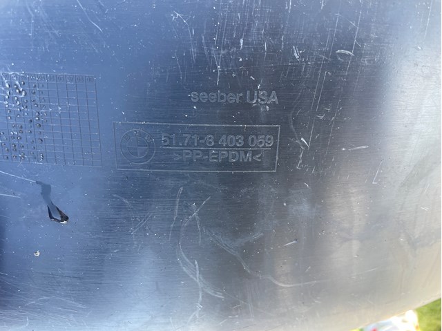 Підкрилок заднього крила, лівий 51718403059 BMW