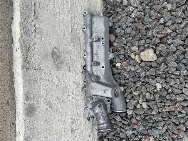Колектор впускний, правий A6420901137 MERCEDES