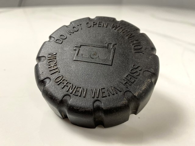 Кришка / пробка розширювального бачка Mercedes S