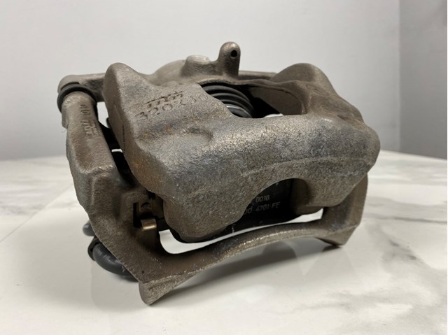 Супорт гальмівний, передній, правий A0004214281 MERCEDES