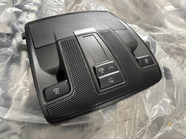 Плафон освітлення салону/кабіни A00090048089051 MERCEDES