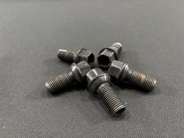 Болти колісні A0009908307 MERCEDES