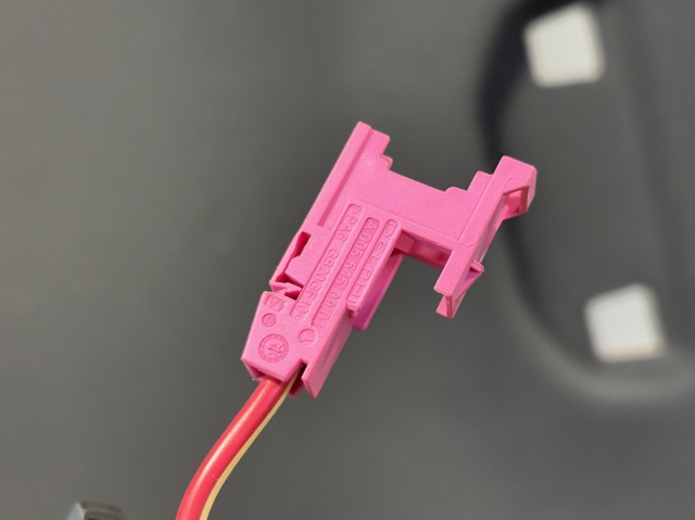 Коробка запобіжників A0065450901 MERCEDES