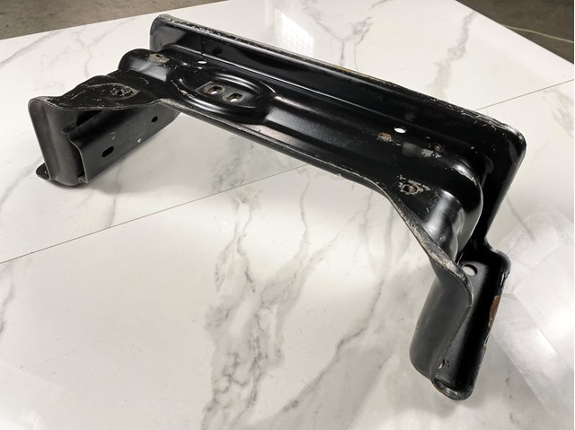 Кронштейн КПП A1642400302 MERCEDES
