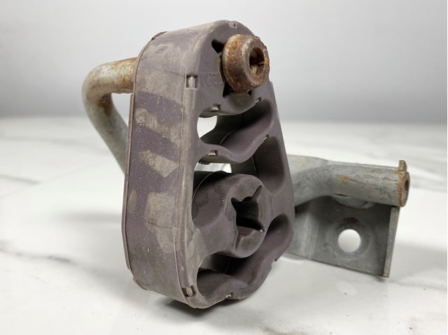 Подушка кріплення глушника A1644920944 MERCEDES
