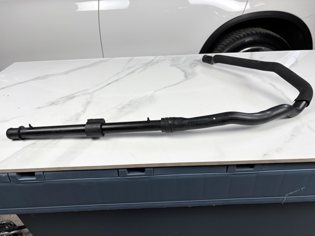 Патрубок термостата A1645004275 MERCEDES