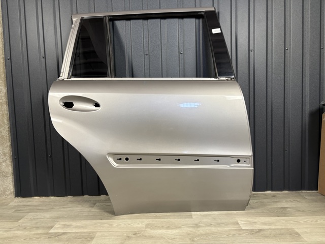 Двері задні в зборі A1647300405 MERCEDES