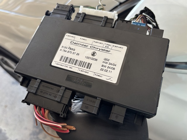 Блок керування сигналами SAM A1648703726 MERCEDES