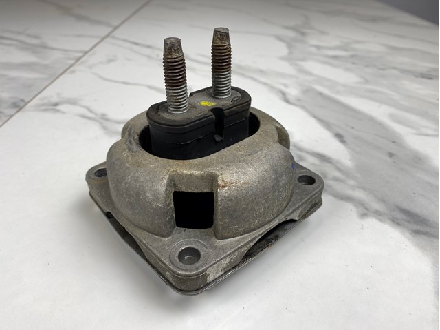 Подушка коробки передач A1662400618 MERCEDES