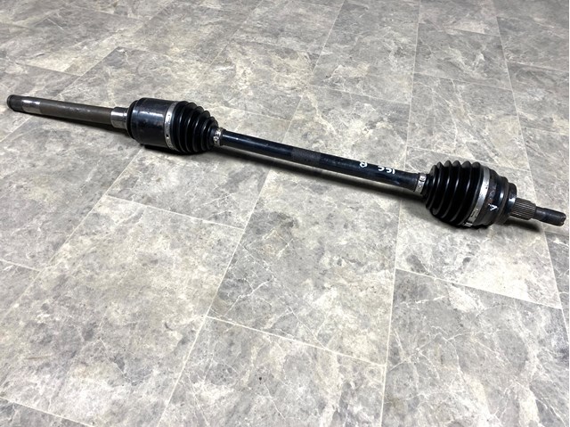 Піввісь передня, права A1663301500 MERCEDES