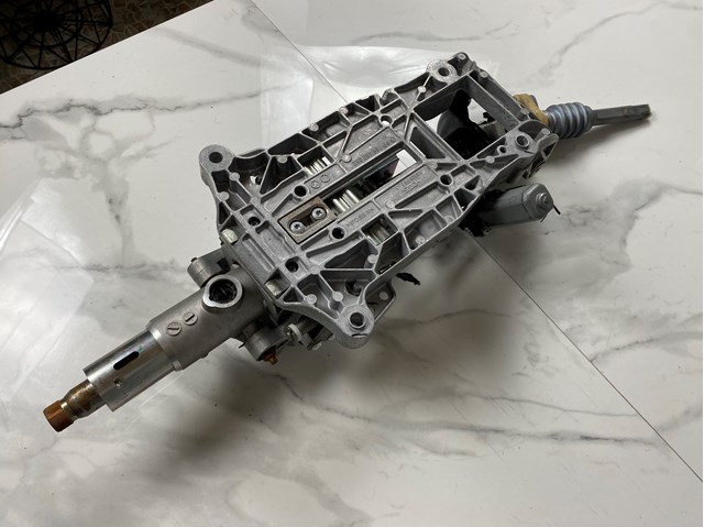 Колонка рульового управління A1664601316 MERCEDES