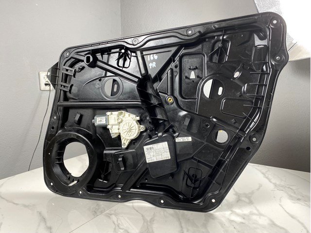 Механізм склопідіймача дверей передніх, правих A1667200279 MERCEDES