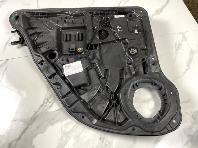 Склопідйомник задніх лівих дверей A1667300179 MERCEDES