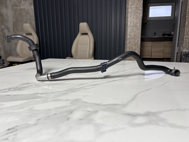 Шланг/патрубок системи охолодження A1668300696 MERCEDES