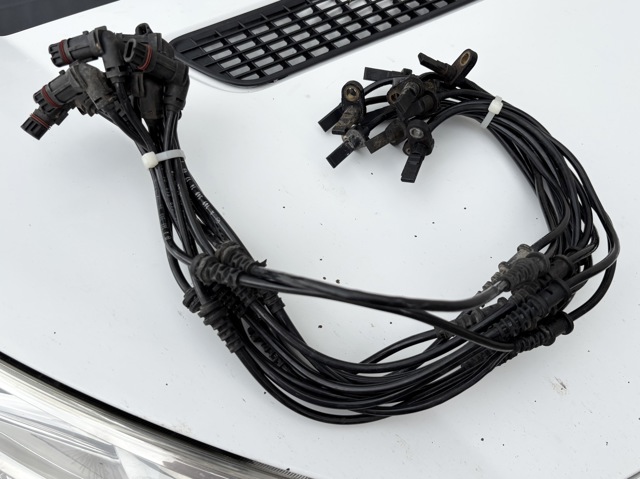 Передній датчик ABS A1695401417 MERCEDES