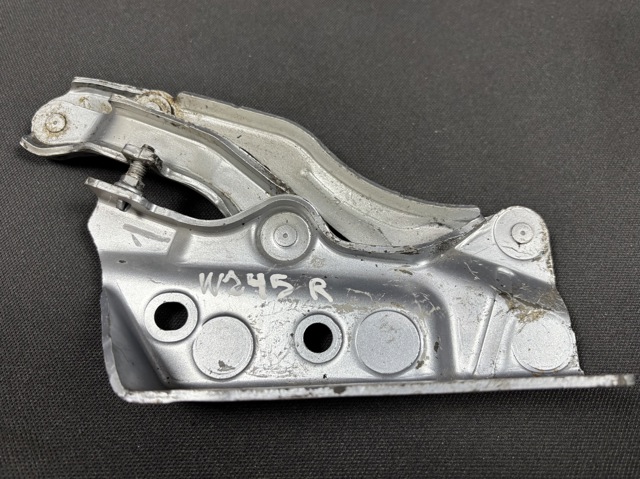 Завіс капота, правий A1698800428 MERCEDES