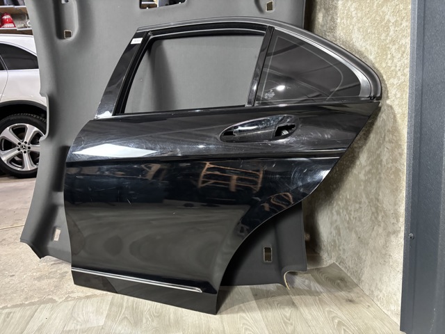 Двері задні A2047300105 MERCEDES