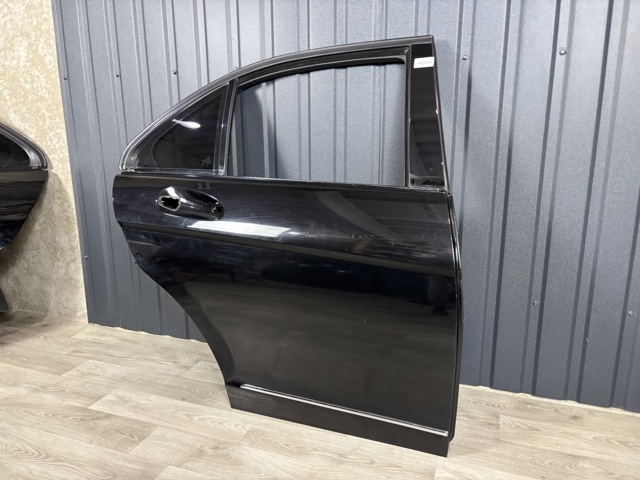 Двері задні, праві A2047300205 MERCEDES