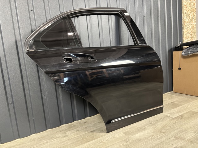 Двері задні в зборі A2047302200 MERCEDES