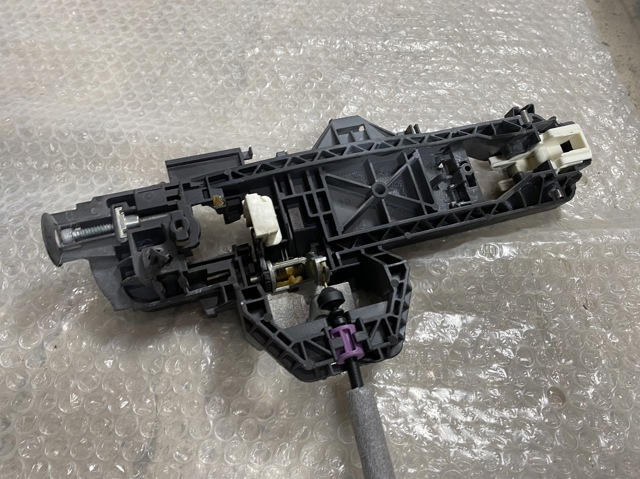 Замок задньої двері, лівої A2047600734 MERCEDES