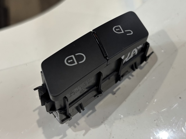 Вимикачі A2049058402 MERCEDES
