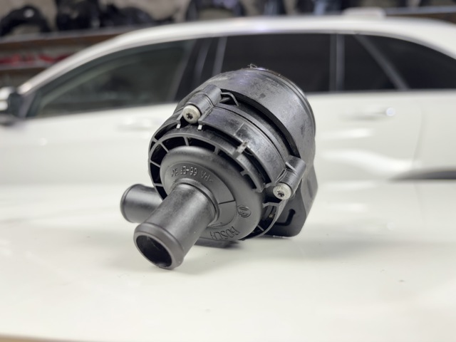 Водяний насос охолодження електро додатковий A2118350364 MERCEDES