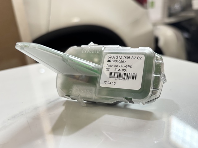 Антена автомобильна A2129053202 MERCEDES