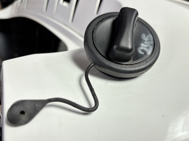 Кришка / пробка бензобака A2204700705 MERCEDES