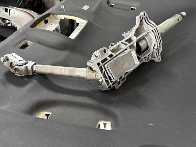 Колонка рульового управління A2464602316 MERCEDES