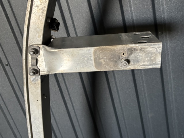 Кронштейн підсилювача переднього бампера A2466200395 MERCEDES