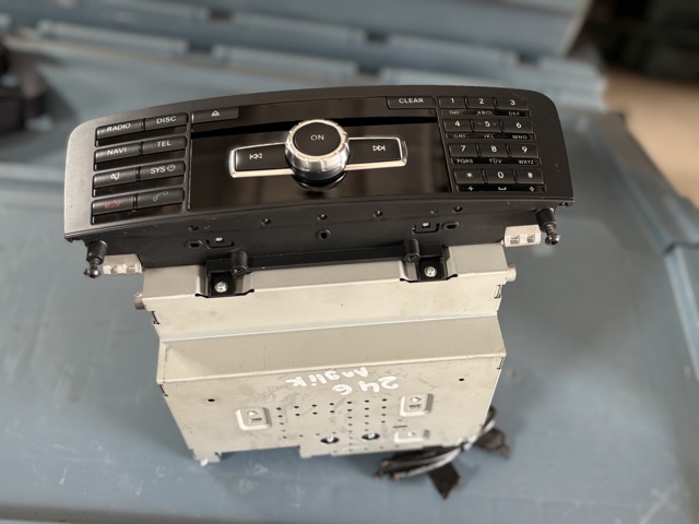 Блок кнопок центральної консолі A2469000112 MERCEDES