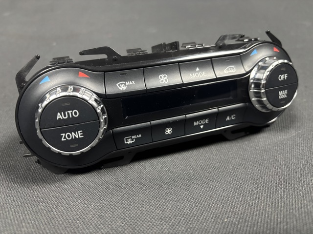 Блок управління режимів опалення / кондиціонування A2469003916 MERCEDES