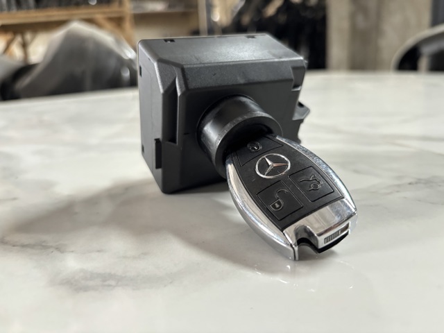 Замок запалювання A2469055603 MERCEDES