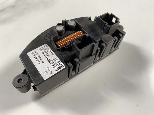 Регулятор оборотів пічки A2469064100 MERCEDES