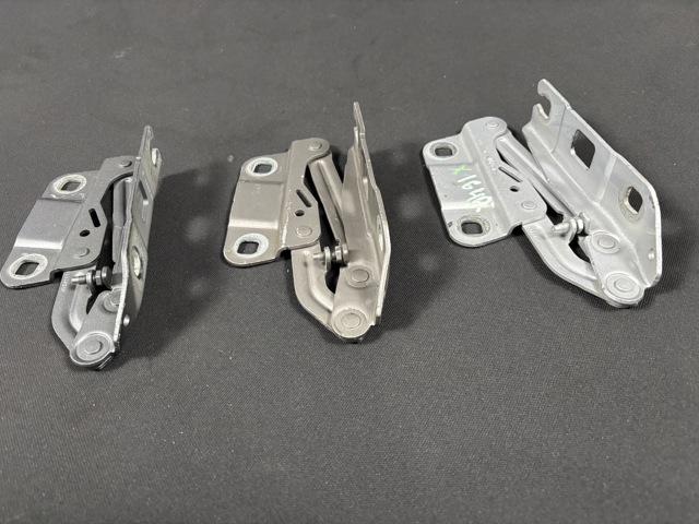 Петля капота, права A2518800228 MERCEDES