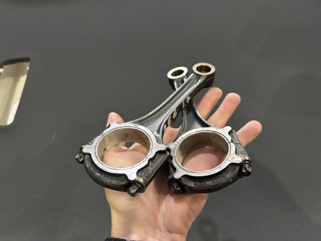 Шатун поршня двигуна A2660301020 MERCEDES