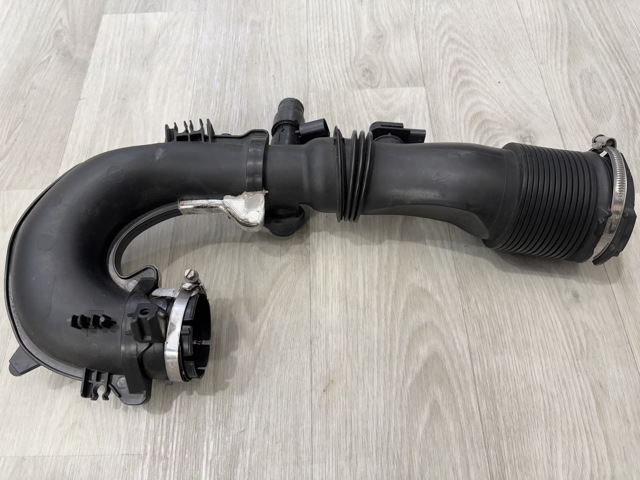 Колектор впускний A2700901029 MERCEDES