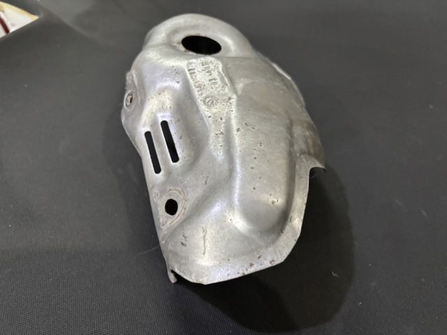 Кришка випускного колектора A2701420000 MERCEDES