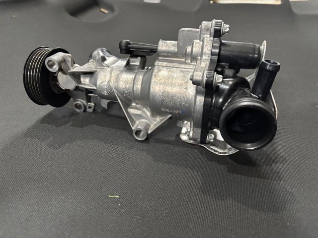 Помпа охолодження A2702000007 MERCEDES