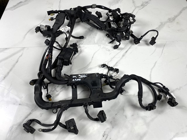 Електропроводка моторного віддсіка A2721506333 MERCEDES