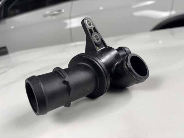 Корпус термостата в зборі A6402000415 MERCEDES