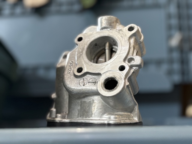 Клапан EGRсістеми рециркуляції відпрацьованих газів A6511400360 MERCEDES