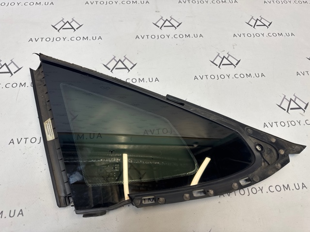 Скло кузова/багажного відсіку, ліве 105182099A TESLA
