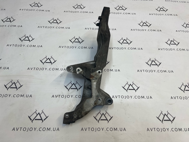 Кронштейн компресора кондиціонера 11910EB300 NISSAN