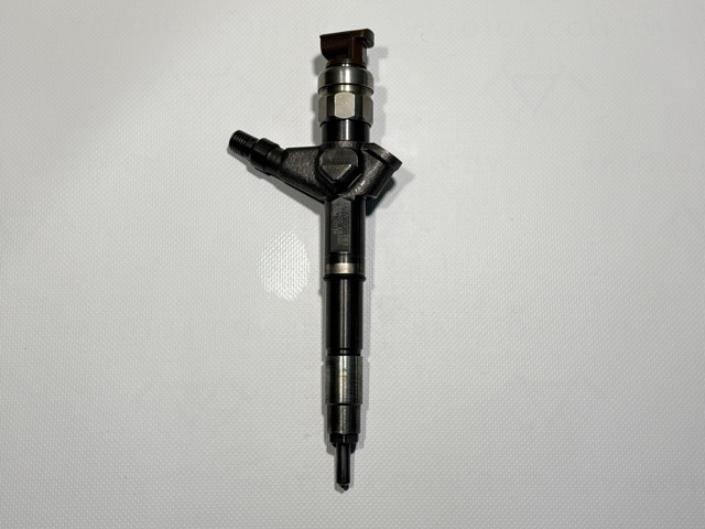 Форсунка паливна 16600EB300 NISSAN
